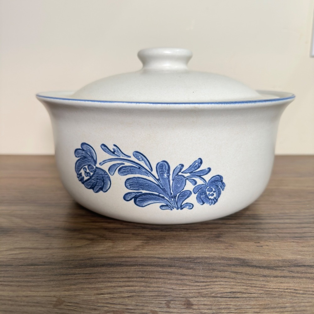 Pfaltzgraff Yorktowne Casserole Dish 2qt Vintage Blue Floral Gray Stoneware 315